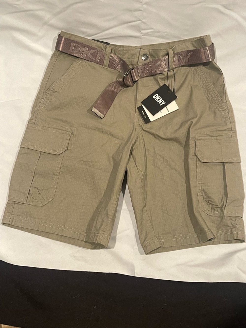 DKNY Men’s Cargo Shorts in Olive/Taupe with Branded Belt